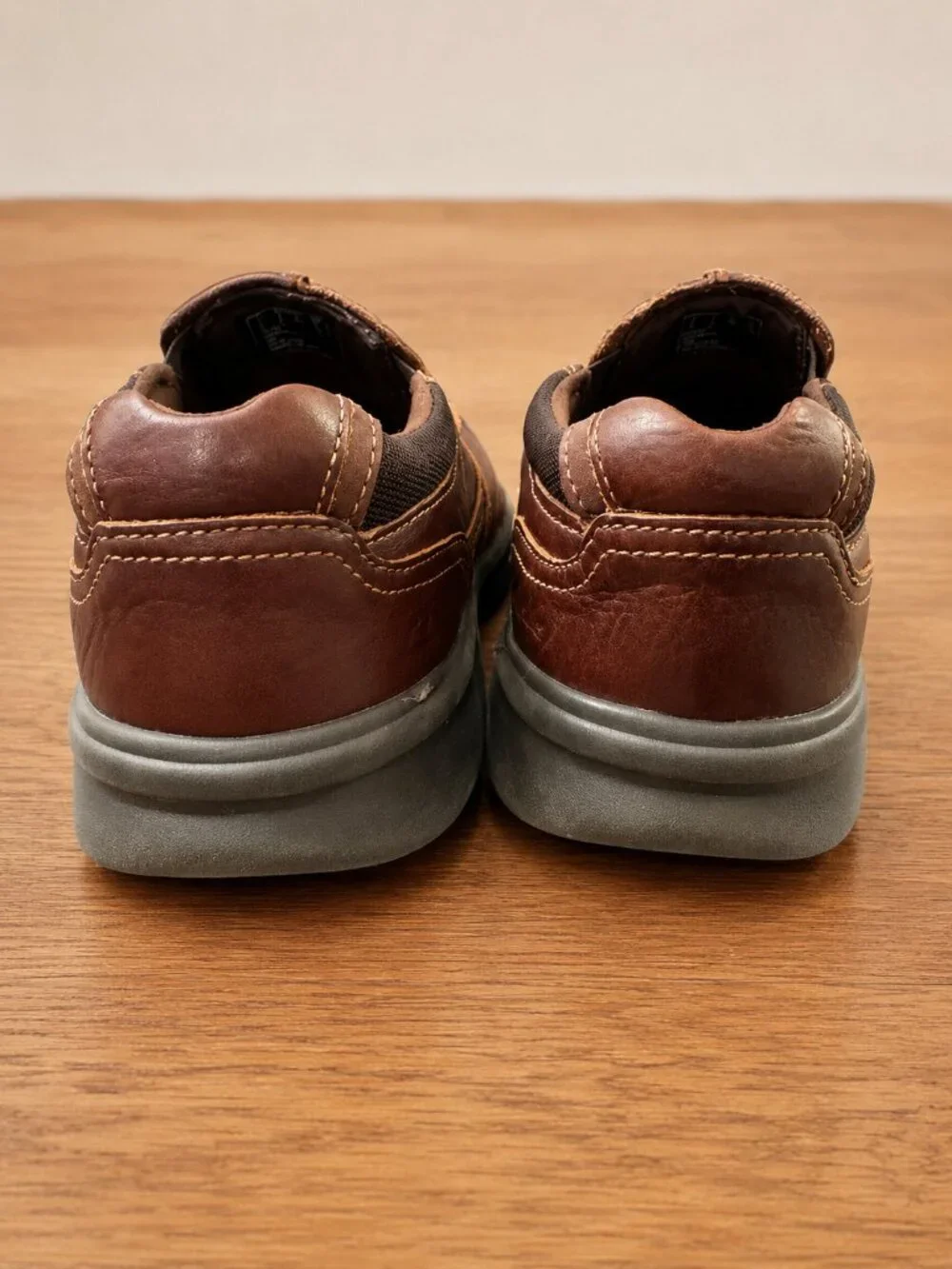 Clarks Collection Mens Size 9 Brown Leather Slip On Loafers Comfort Shoes